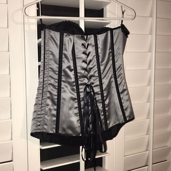 black and gray corset - Picture 3 of 5